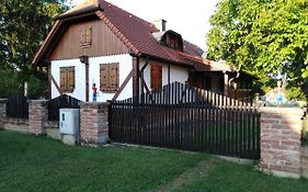 Umjetnička etno kuća Luka
